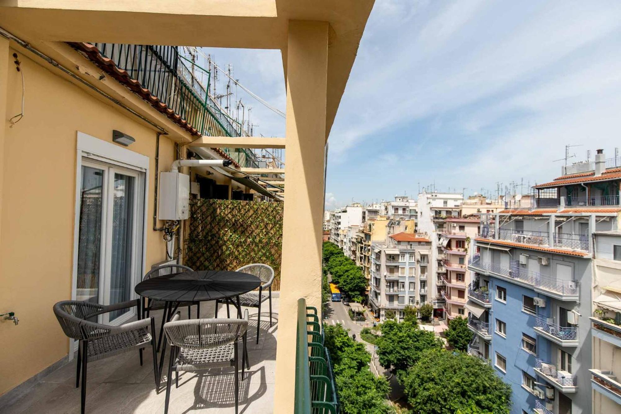 Urban Jungle Apartment Солун Екстериор снимка
